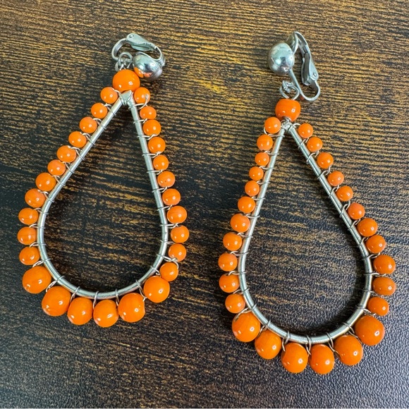 Vintage Orange Clip On Earrings Acrylic Beaded Teardrop 1960’s Mod - Picture 4 of 4